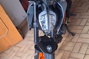 KTM Duke 390 - 2023 + Tutti i pezzi originali