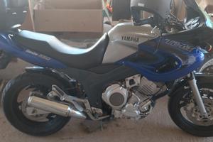 YAMAHA TDM 850