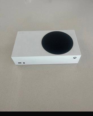 Xbox Serie S con 2 controller e 5 giochi