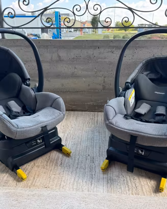 2 seggiolini Peg Perego lounge con base isofix