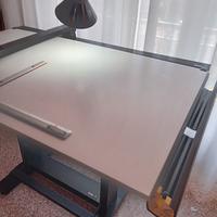 Tavolo da disegno professionale con Tecnigrafo