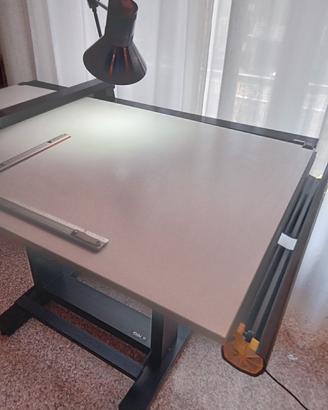 Tavolo da disegno professionale con Tecnigrafo