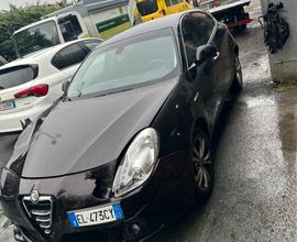 Alfa romeo Giulietta incidentata