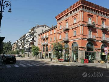 Appartamento di 135 m² con 4 locali e box auto a A