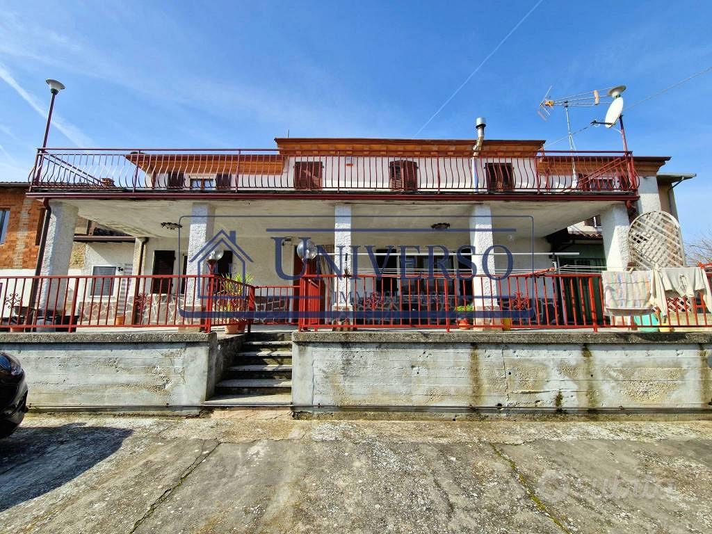 Villa di 260 m² con più di 5 locali e box auto dop - Vista 2