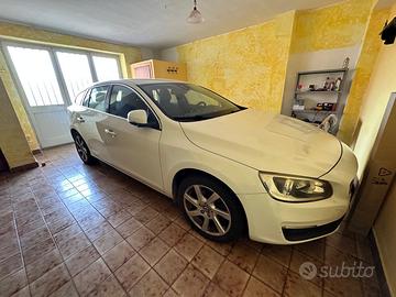 Volvo v60 D2