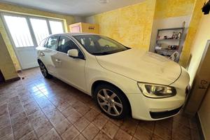 Volvo v60 D2