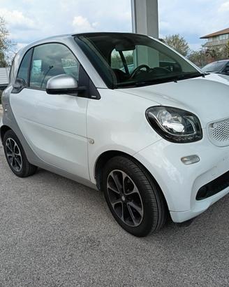 Smart ForTwo 1000 52 kW MHD coupé pure