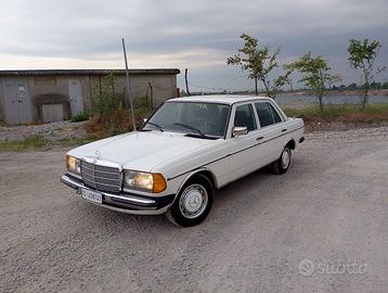 Mercedes w123 200 benzina