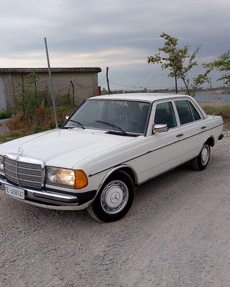 Mercedes w123 200 benzina