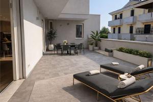 Spazioso appartamento moderno con splendida terraz