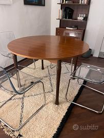 Tavolo rotondo legno stile scandinavo