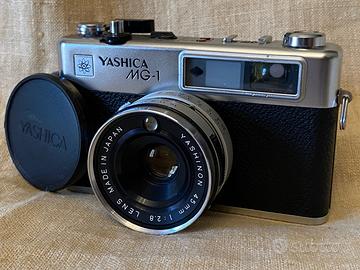 YASHICA MG-1 con YASHINON 45 F2,8