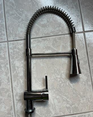 Rubinetto miscelatore da cucina ad arco alto