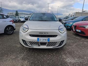 FIAT 600 1.2 hybrid La Prima 110cv auto