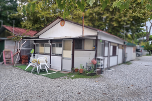 Roulotte con bungalow presso campeggio Oasi