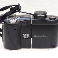 Fotocamera digitale snodabile Nikon Coolpix 4500