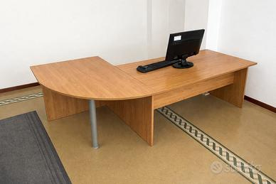 Scrivania angolare per ufficio