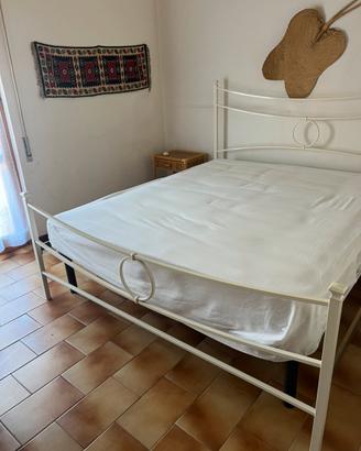 Letto matrimoniale in ferro