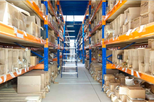 Imprenditore valuta azienda da acquisire