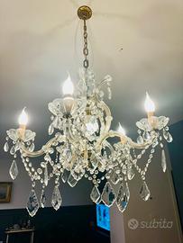 Lampadario in vetro e cristallo a goccia