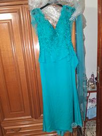 Vestito da cerimonia nuovo.