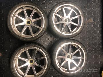 Gomme stradali scala 1/8