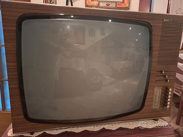 TV VINTAGE SABA T240