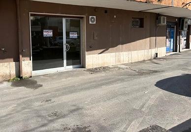 Catanzaro cassiodoro locale comm. fronte strada