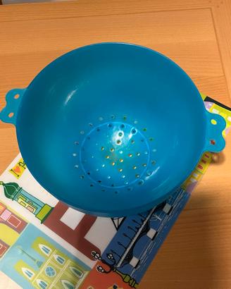 Scolapasta in plastica blu
