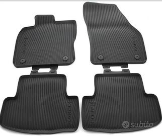 Set tappeti in gomma skoda karoq origibali nuovi