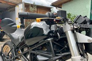 Ducati Monster 750 dark