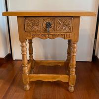 COMODINO RUSTICO IN LEGNO DI NOCE