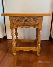 COMODINO RUSTICO IN LEGNO DI NOCE