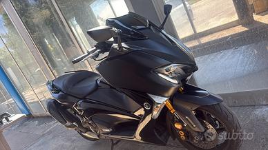 Tmax 530 leggi descrizione