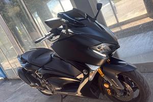 Tmax 530 leggi descrizione