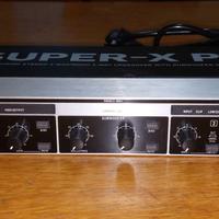 Crossover Attivo Behringer Super-X Pro CX231