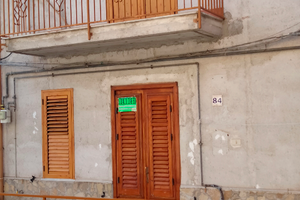 Palazzina indipendente a Marineo piano terra co'