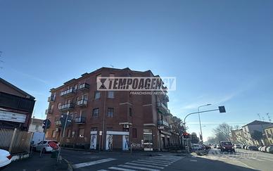 3 LOCALI RISTRUTTURATO CON GIARDINO SENZA SPESE C