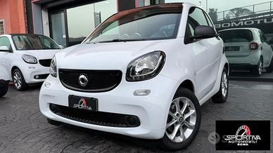 smart fortwo NAVI PELLE RATA MENSILE 225,00 E...