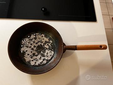 Padella per castagne