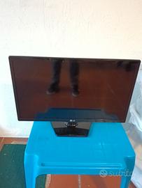 TV LED LG 24"