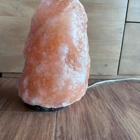 Lampada da tavolo in pietra di sale rosa