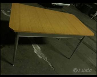 Tavolo modernariato
