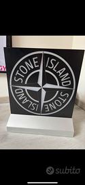 Insegna stone island