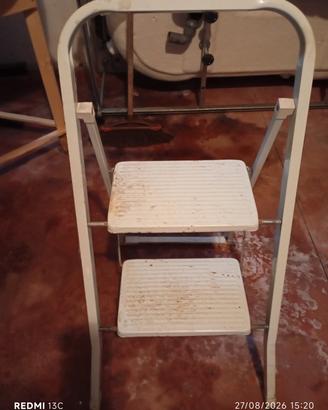 Scaletta di alluminio due appoggi