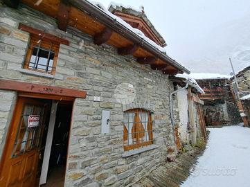 CASA SEMINDIPENDENTE A RHEMES-SAINT-GEORGES