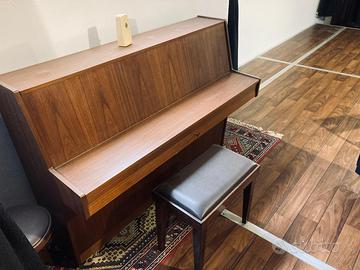 Pianoforte legno a muro come nuovo!