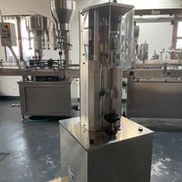 tappatrice semiautomatica per tappi a vite