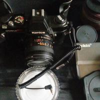 macchina fotografica Konica con kit professionale 